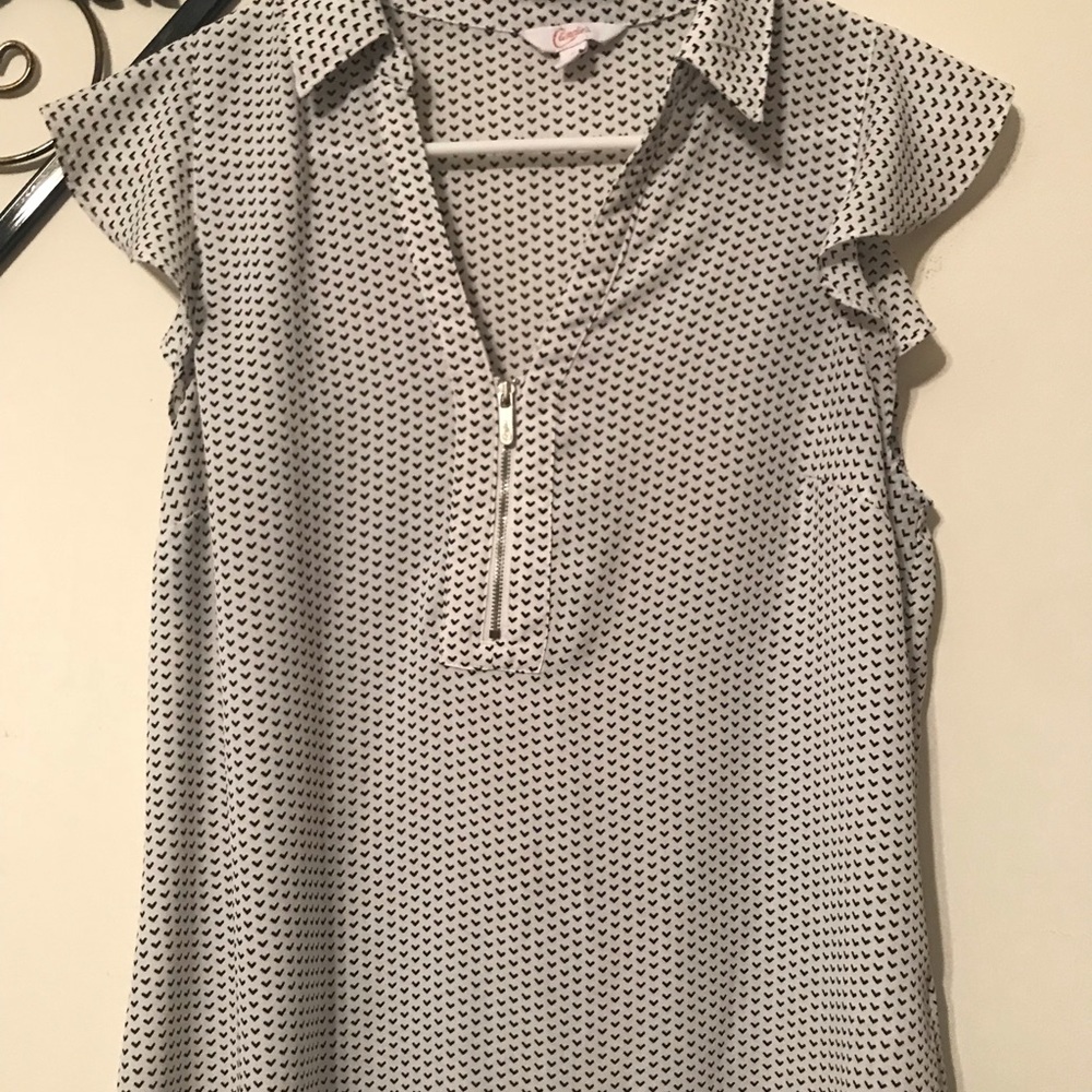 Candie’s Sleeveless Blouse!